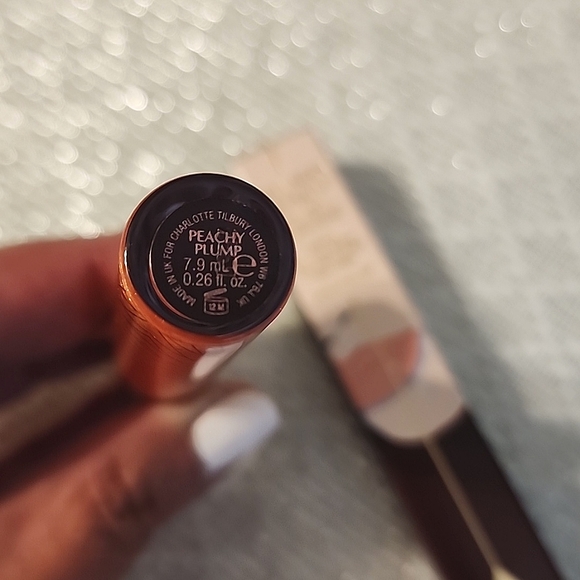 Charlotte Tilbury COLLAGEN LIP BATH in PEACHY PLUMP - Picture 2 of 5